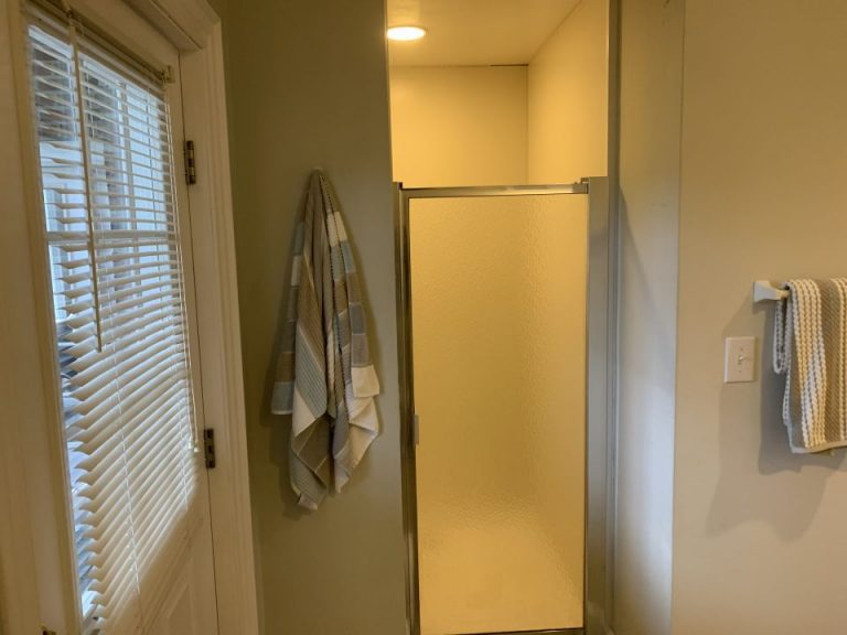 shower before remodel