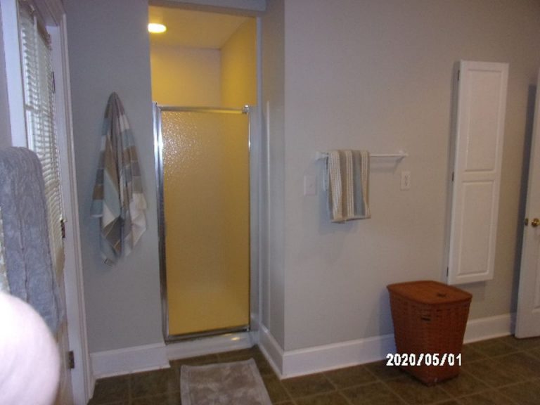 shower before remodel