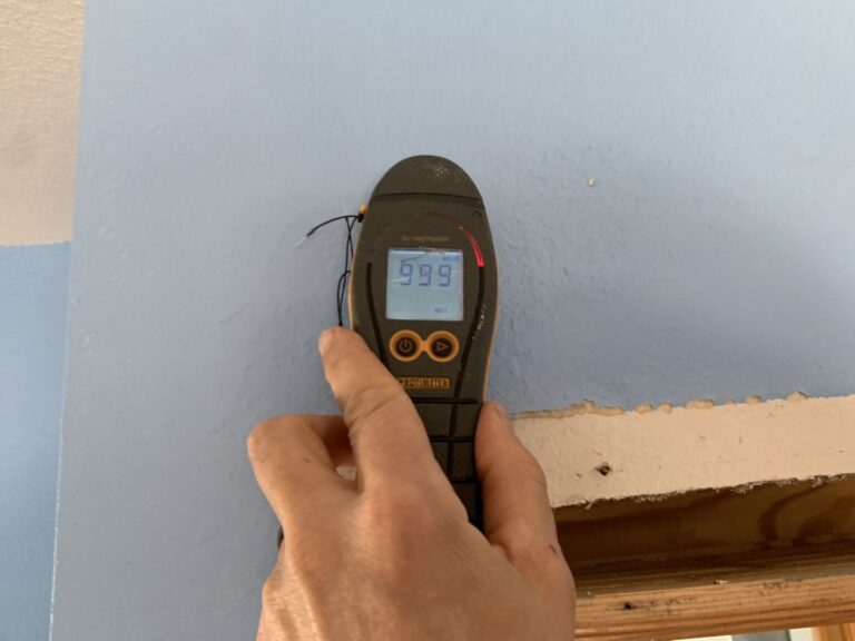 blue bedroom meter reads wet drywall, top down