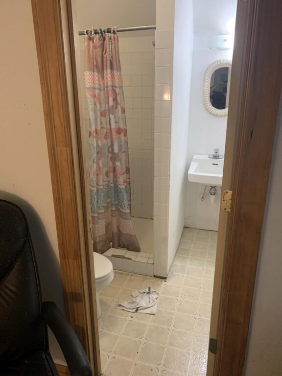 Old Bathroom BEFORE