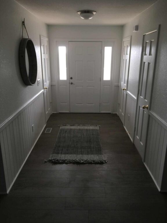 Finished remodel, newly painted, new flooring, new decoration