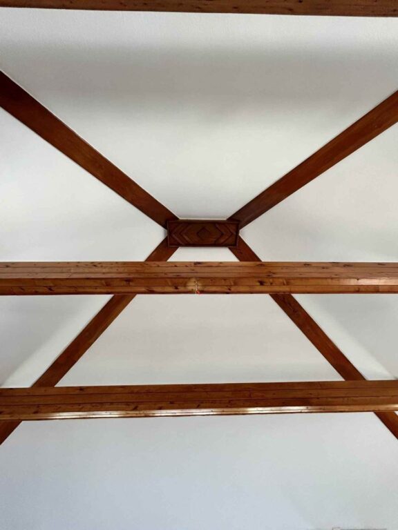 Ceiling wood beams cleaned