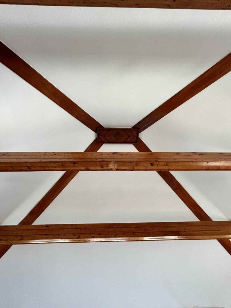 Ceiling wood beams cleaned